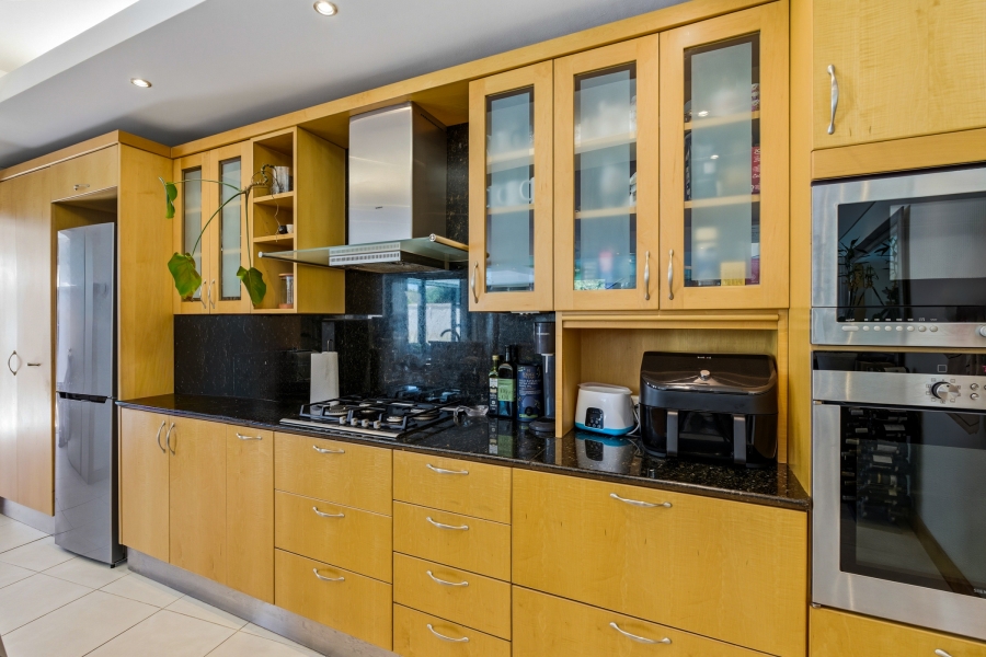 To Let 3 Bedroom Property for Rent in Sunset Links Western Cape